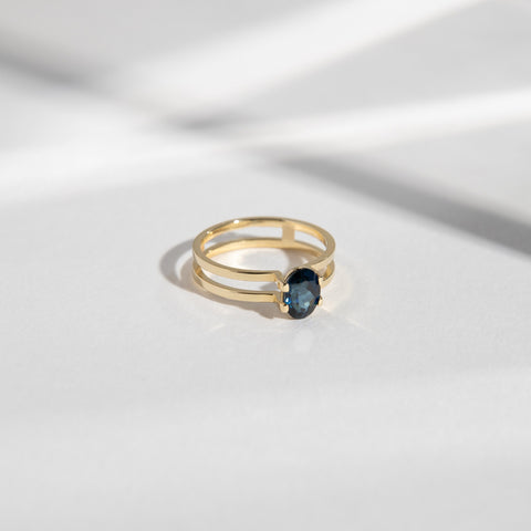 Mes Ring with 1ct Sapphire in Gold