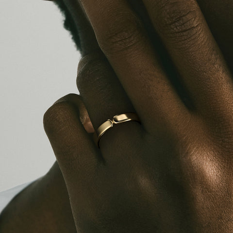 Elegant wedding band in solid gold or platinum, unique and stackable 14k 18k yellow white rose gold SHW Jewelry Stores nearby NYC NJ