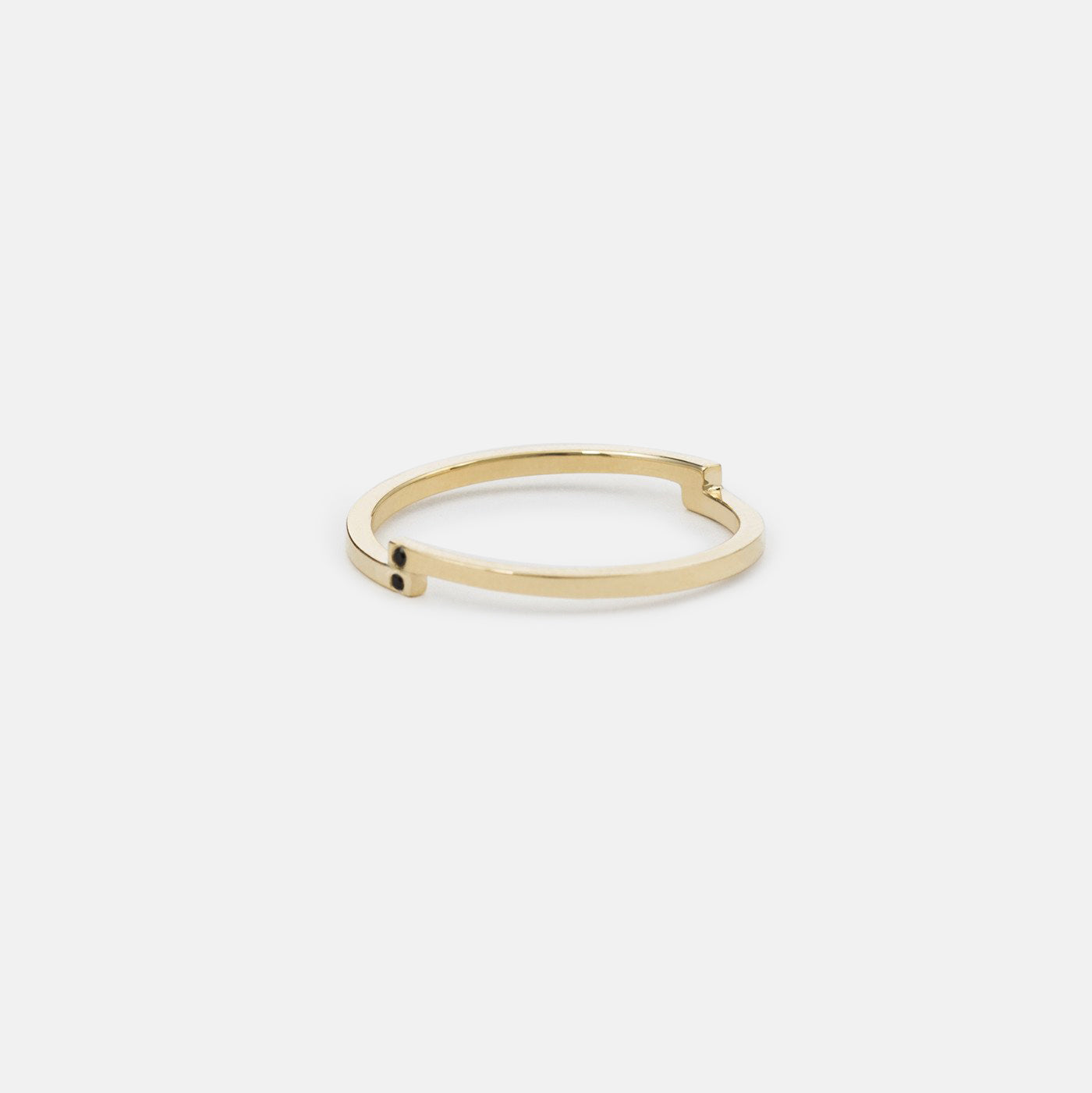 Pili Simple Ring in 14k Gold set with White and Black Diamonds By SHW Fine Jewelry NYC