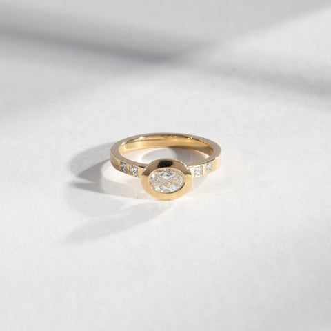 Unique Minimal Vilti Ring in 14 Karat Yellow Gold with F-G Color VVS2-VS2 Clarity Lab-Grown Diamond and princess cut diamonds made in NYC by SHW fine Jewelry